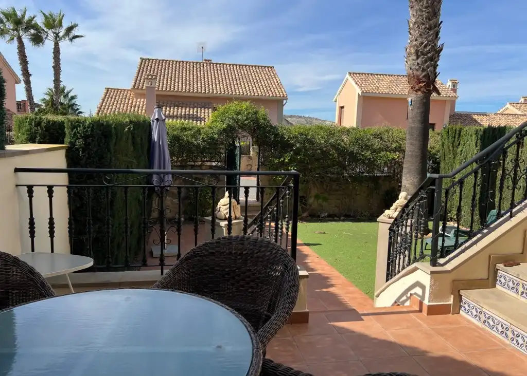 Jardí de Casa o xalet en venda en Alicante / Alacant amb Aire condicionat, Calefacció i Jardí privat
