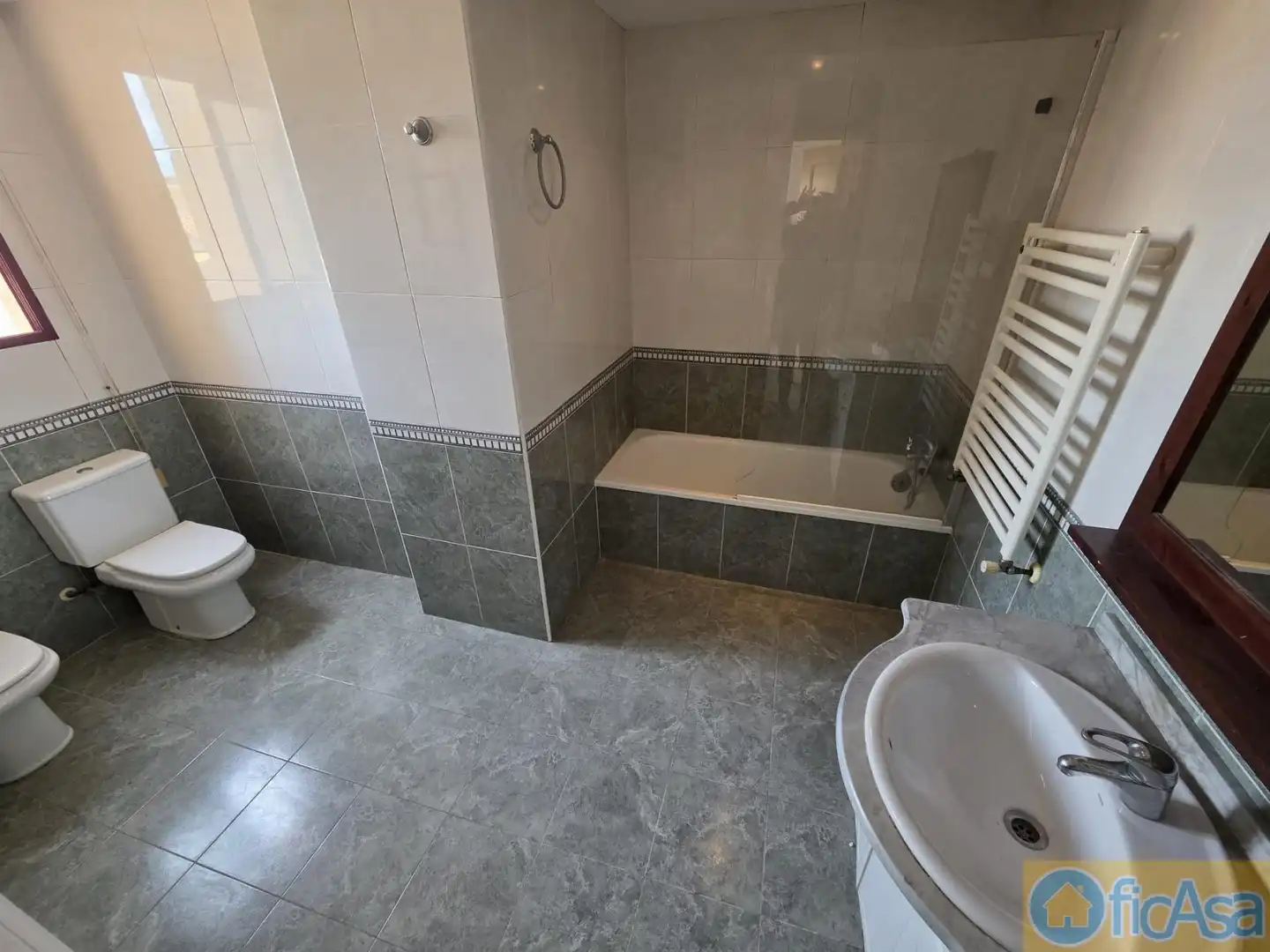Baño de Ático en venta en Castellón de la Plana / Castelló de la Plana con Aire acondicionado, Calefacción y Terraza