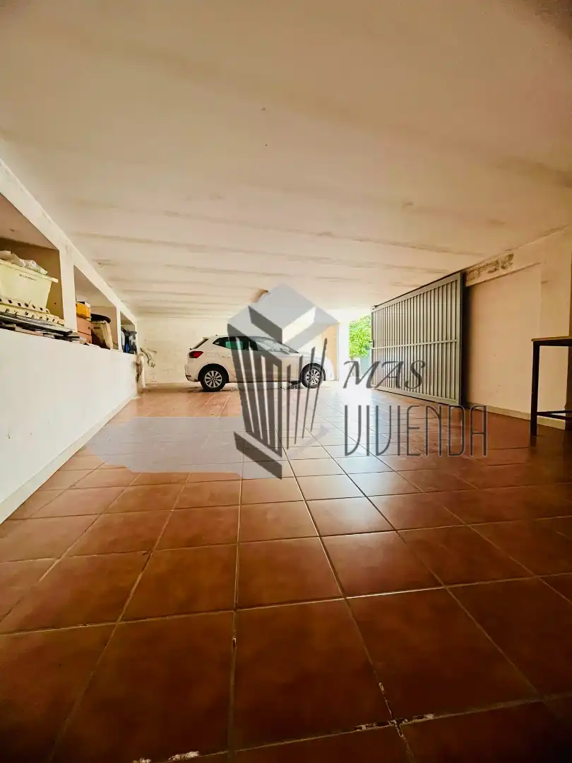 Exterior view of Houses for sale in Algeciras  with Furnished