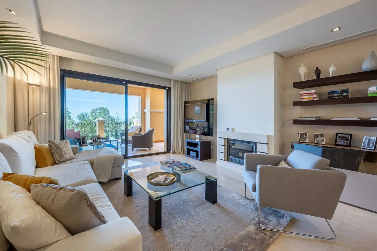 Piso con terraza en venta en Urbanizacion el Herrojo 2, imagen 24
