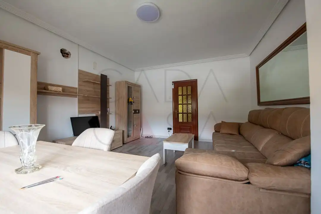 Sala d'estar de Casa o xalet en venda en El Astillero   amb Calefacció i Jardí privat