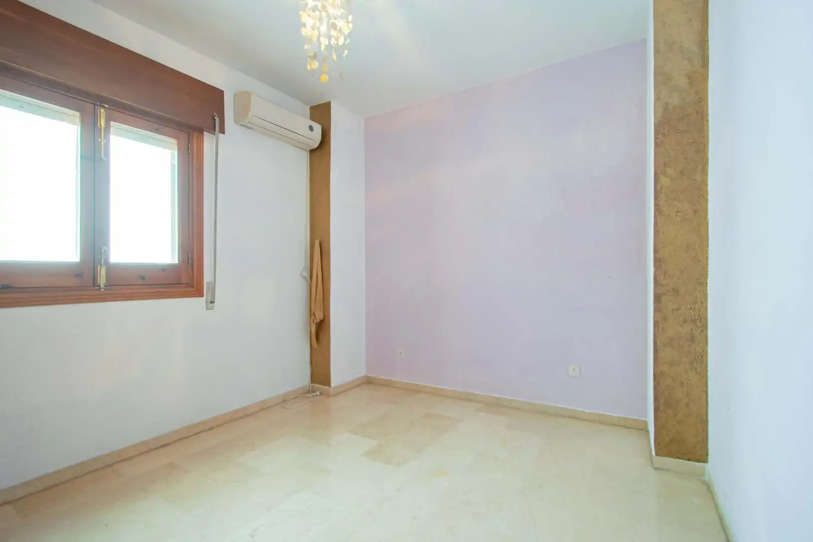 Bedroom of Flat for sale in Sevilla  with Air Conditioner, Terrace and Storage room