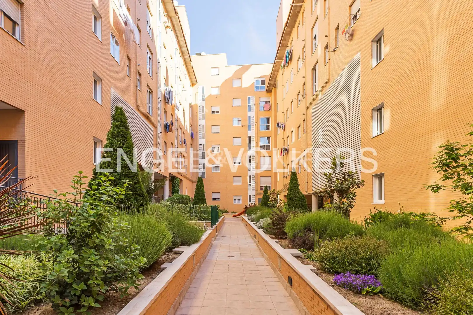 Exterior view of Study for sale in Madrid  with Air Conditioner, Heating and Storage room