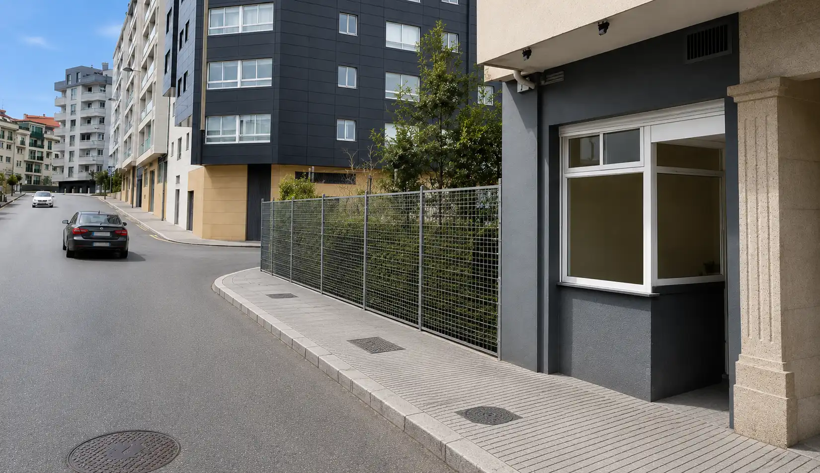 Vista exterior de Local en venda en Pontevedra Capital  amb Alarma