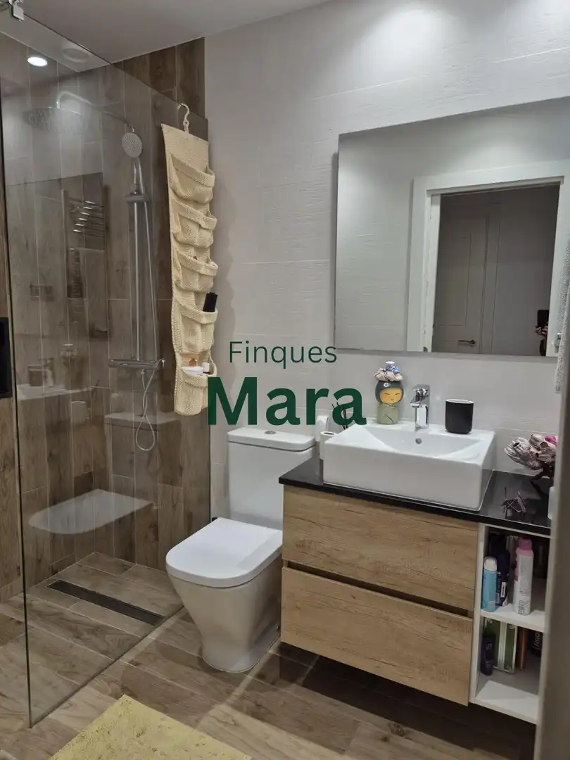 Bathroom of Flat for sale in Viladecans  with Air Conditioner, Heating and Private garden