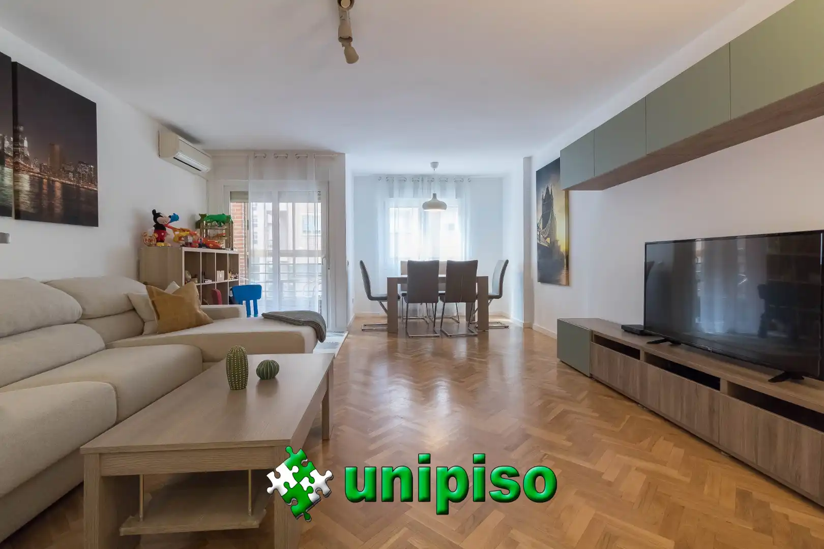 Sala d'estar de Pis en venda en Leganés amb Aire condicionat, Jardí privat i Piscina