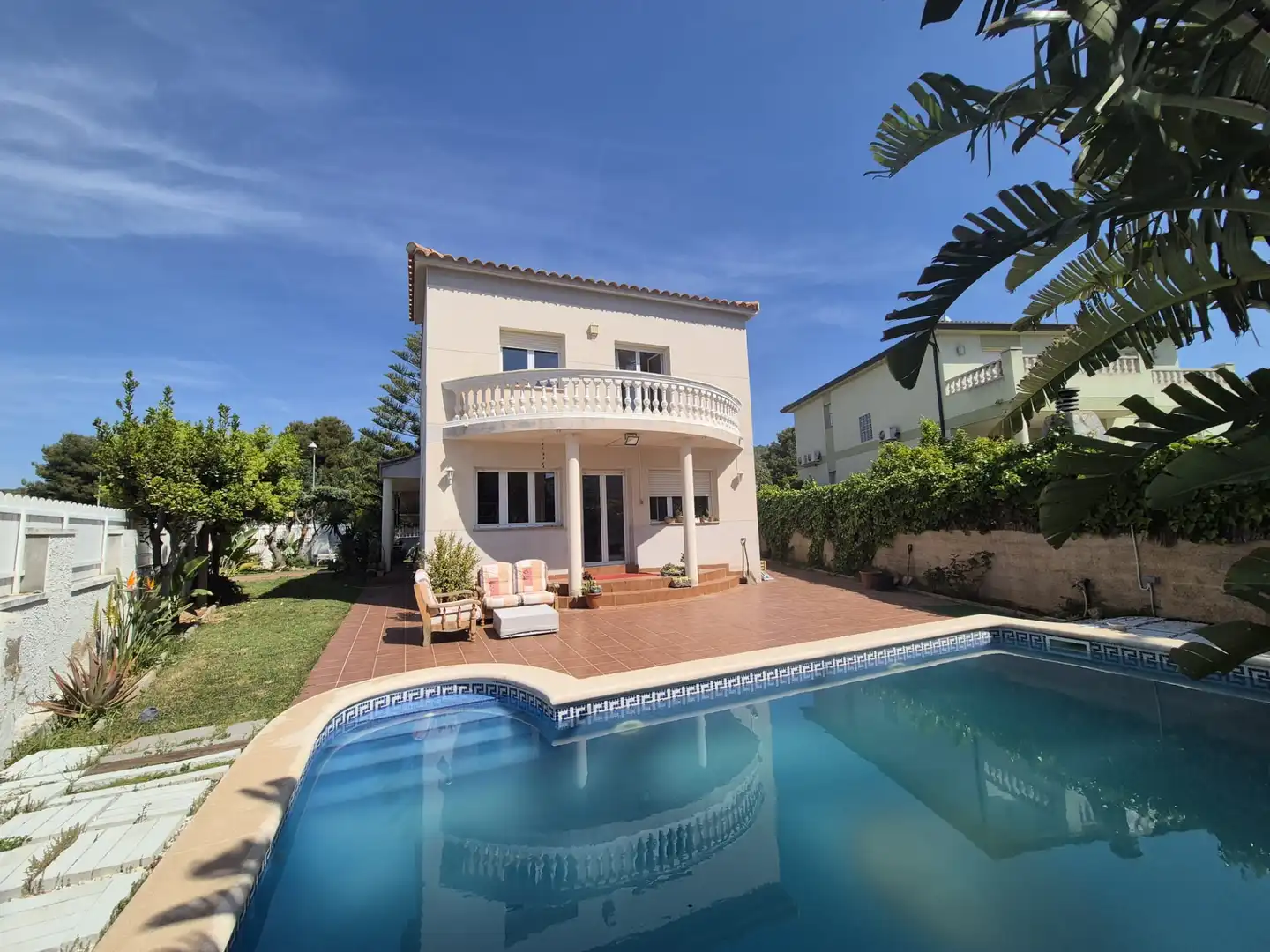 Außenansicht von Haus oder Chalet zum Verkauf in Roda de Berà mit Heizung, Privatgarten und Terrasse