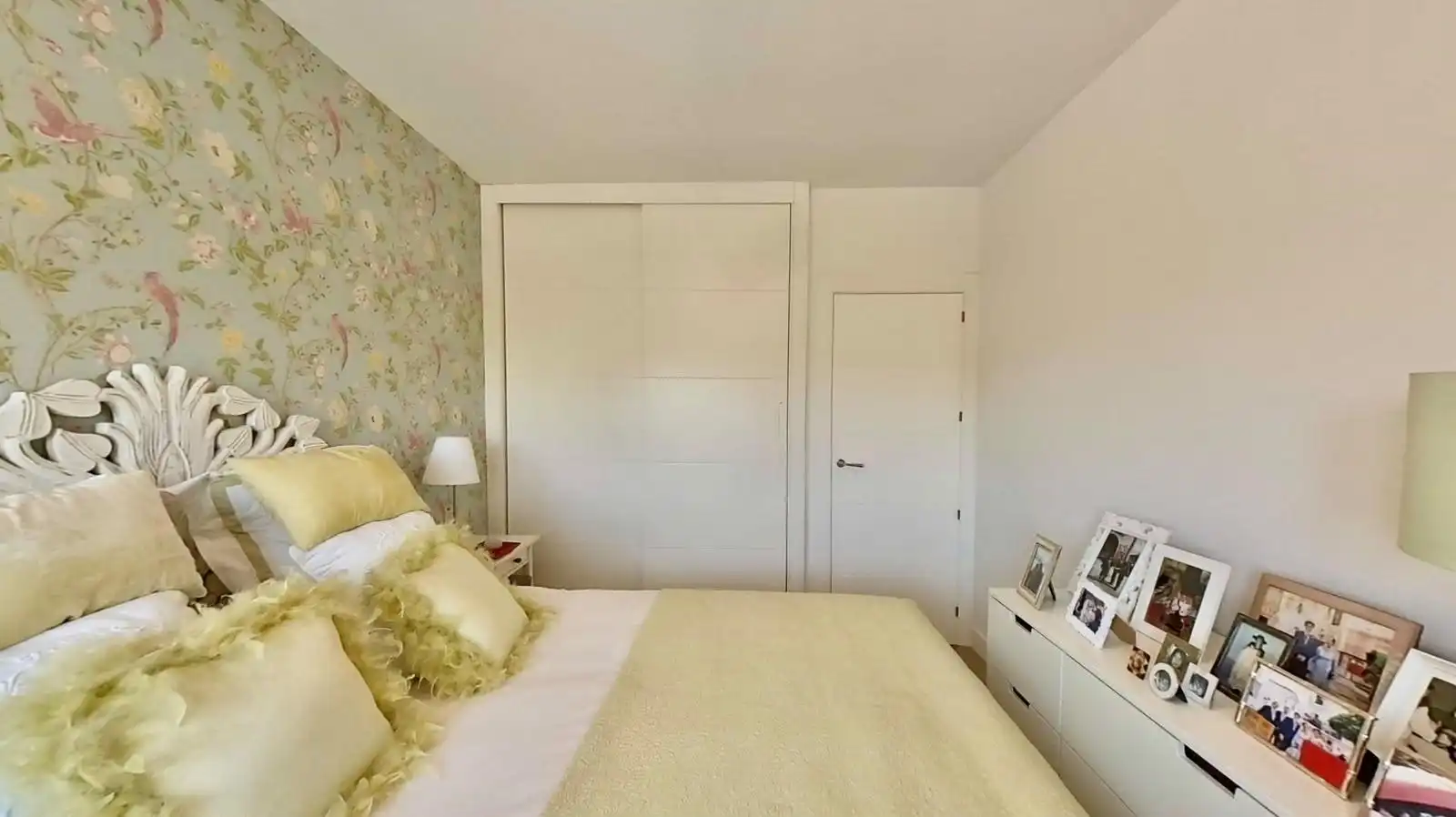 Habitación de Apartamento en venta en Boadilla del Monte con Aire acondicionado, Calefacción y Jardín privado