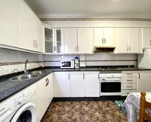 Kitchen of Flat to rent in Orihuela  with Balcony