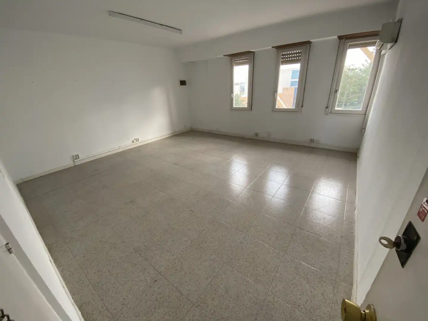 Oficina de alquiler en Alicante / Alacant con Aire acondicionado, Calefacción y Internet