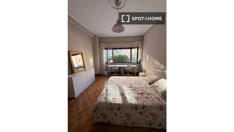 Habitació a San Pedro de Deusto - La Ribera