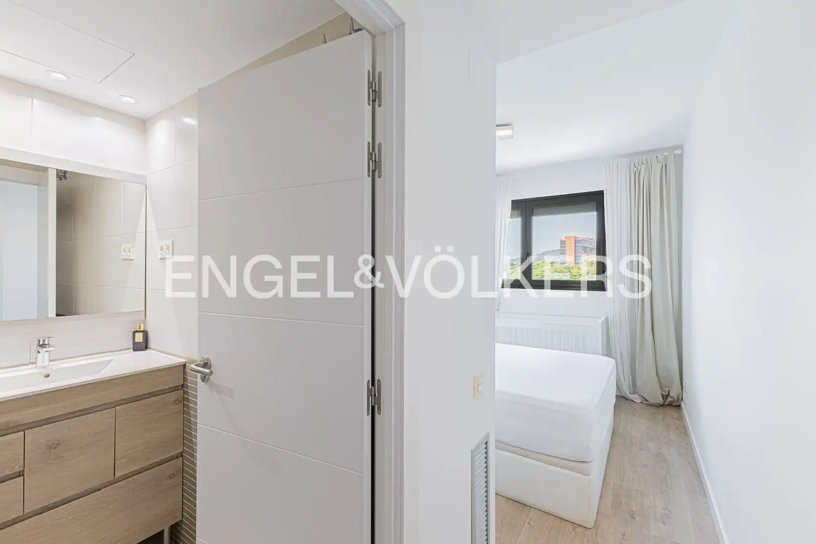 Piso en venta en Sant Joan Despí con Aire acondicionado, Calefacción y Parquet