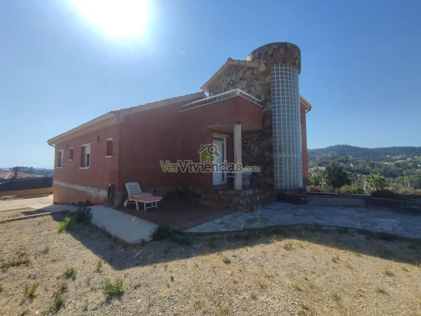 Vista exterior de Casa o xalet en venda en Vallirana amb Calefacció, Jardí privat i Terrassa