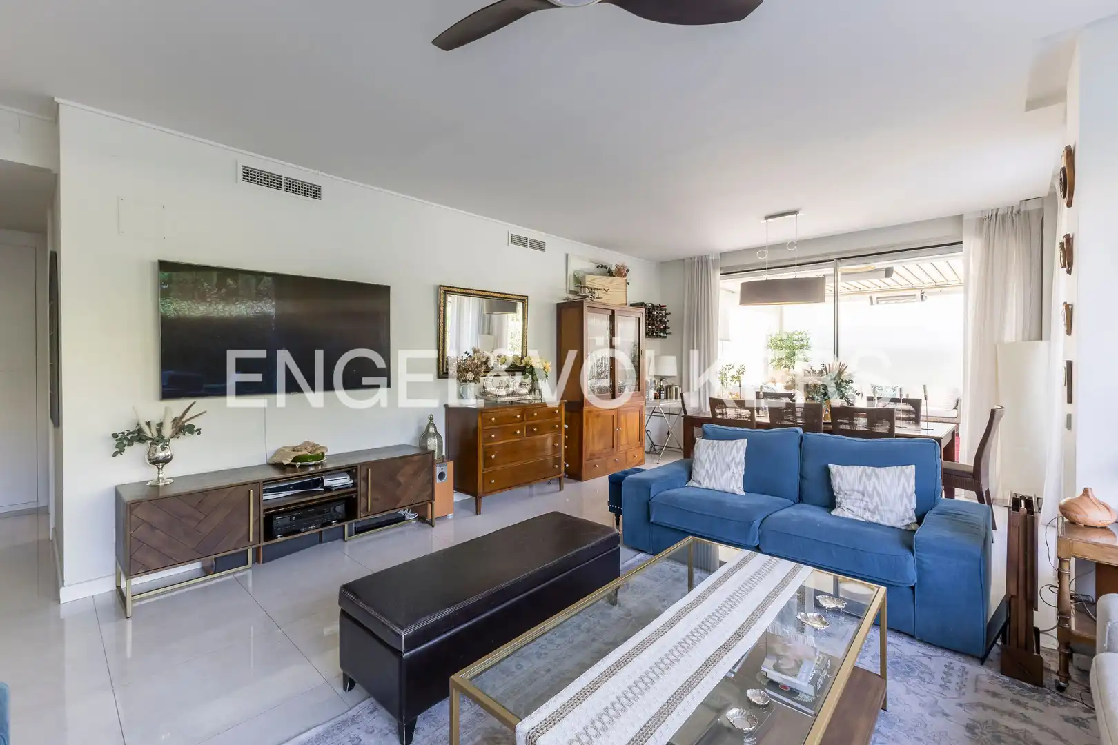Sala de estar de Apartamento en venta en Pozuelo de Alarcón con Aire acondicionado, Calefacción y Jardín privado