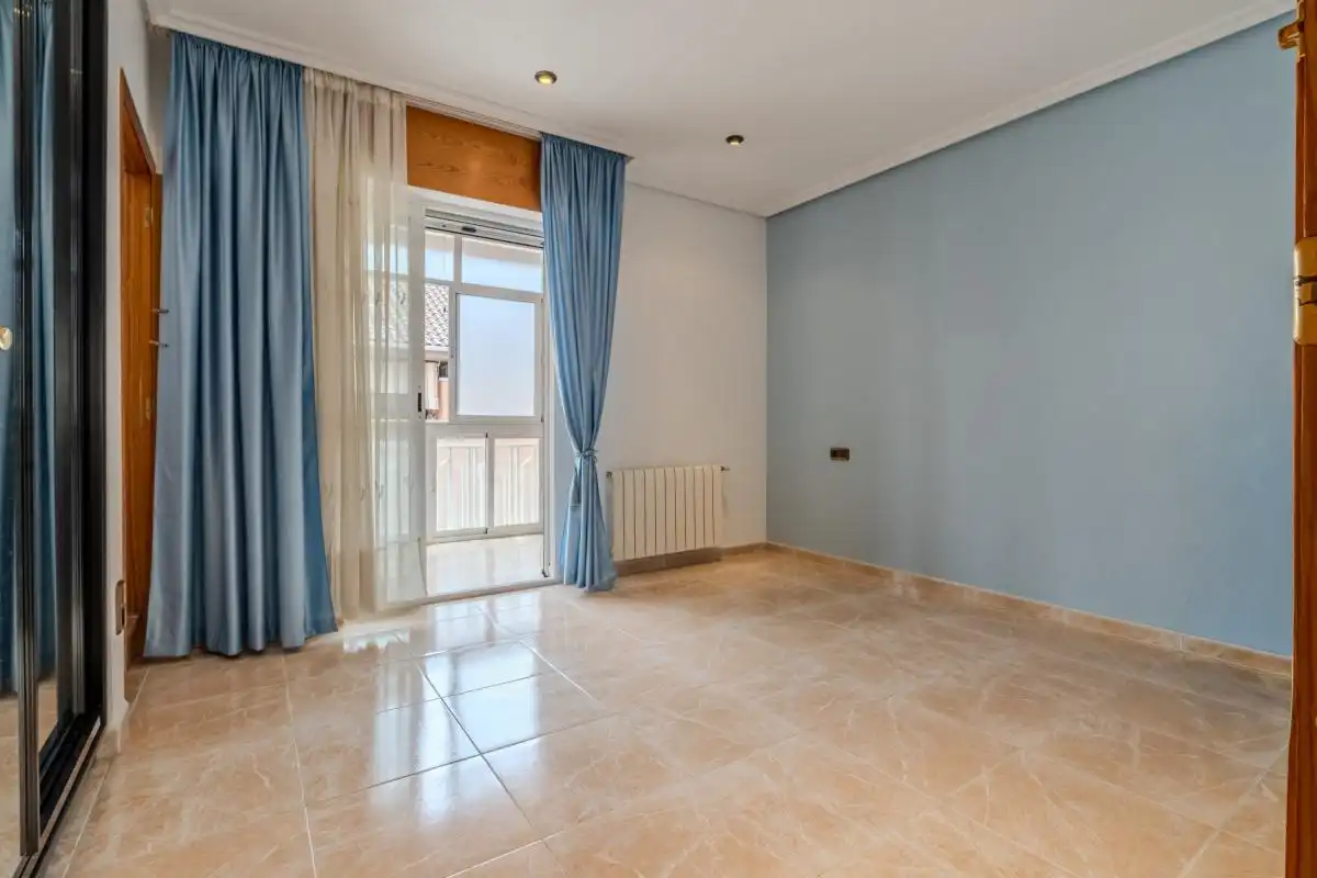 Dormitori de Casa adosada en venda en Murcia amb Calefacció, Jardí privat i Terrassa