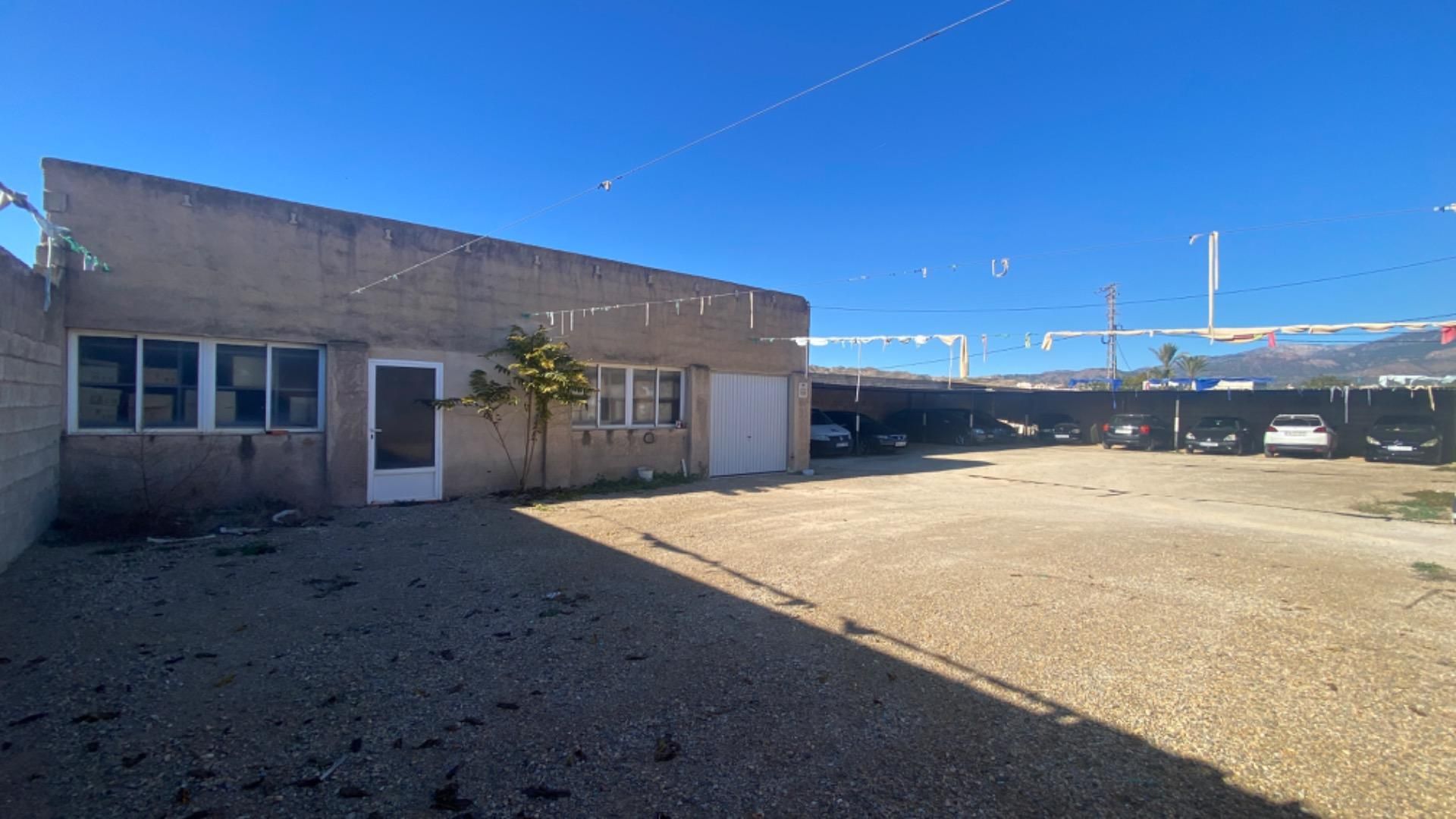 Vista exterior de Local en venda en Totana