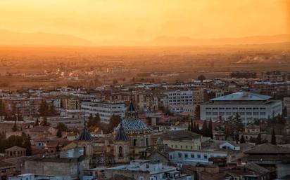 Vista exterior de Casa adosada en venda en  Granada Capital amb Terrassa i Balcó