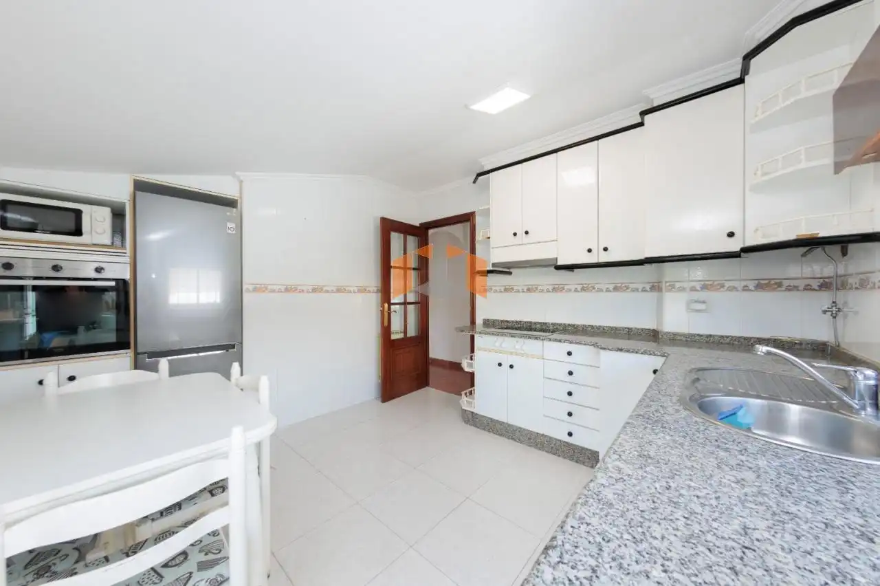Kitchen of Houses for sale in Vigo   with Heating, Private garden and Parquet flooring