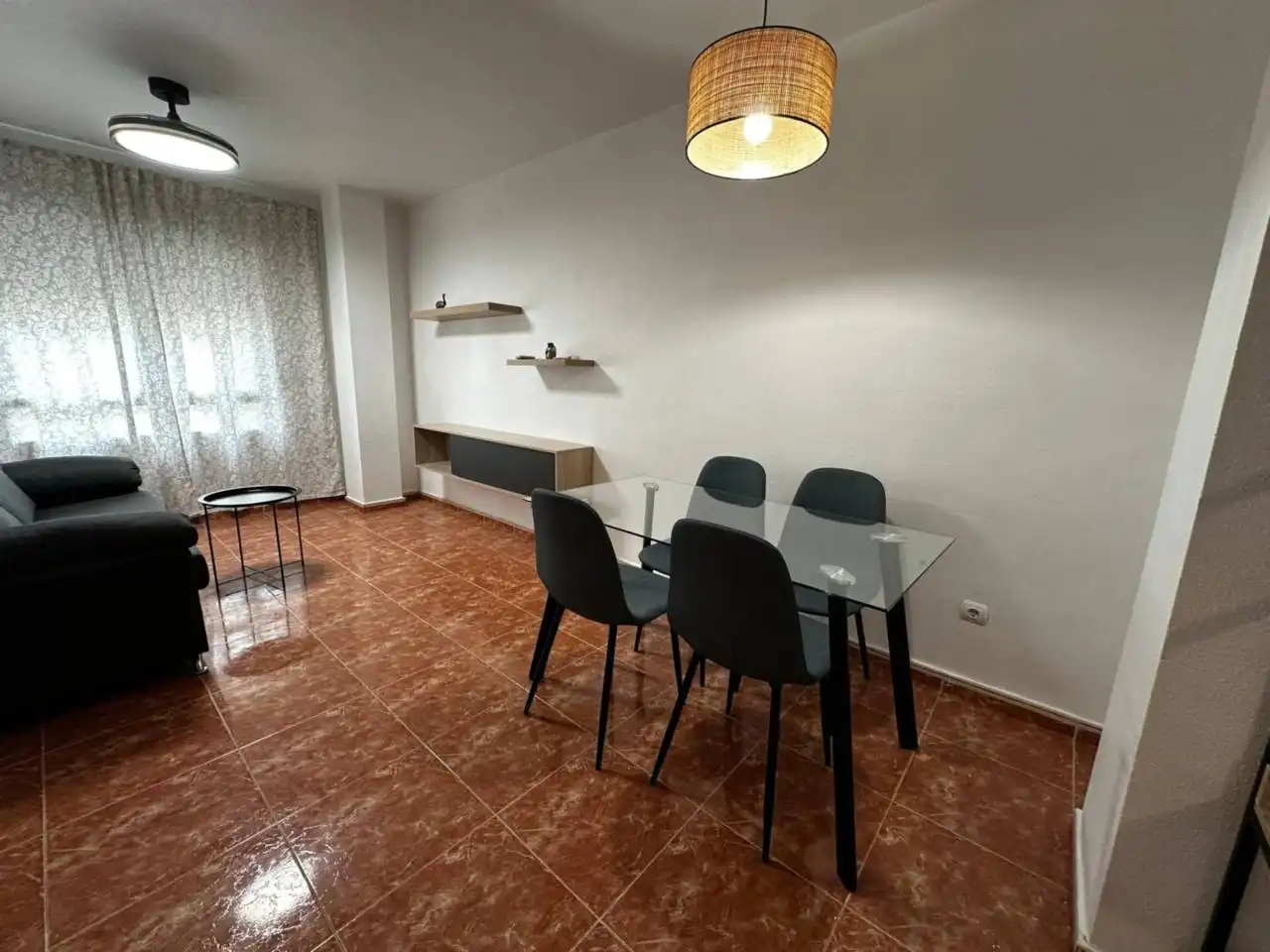 Comedor de Piso de alquiler en Archena con Aire acondicionado, Trastero y Amueblado