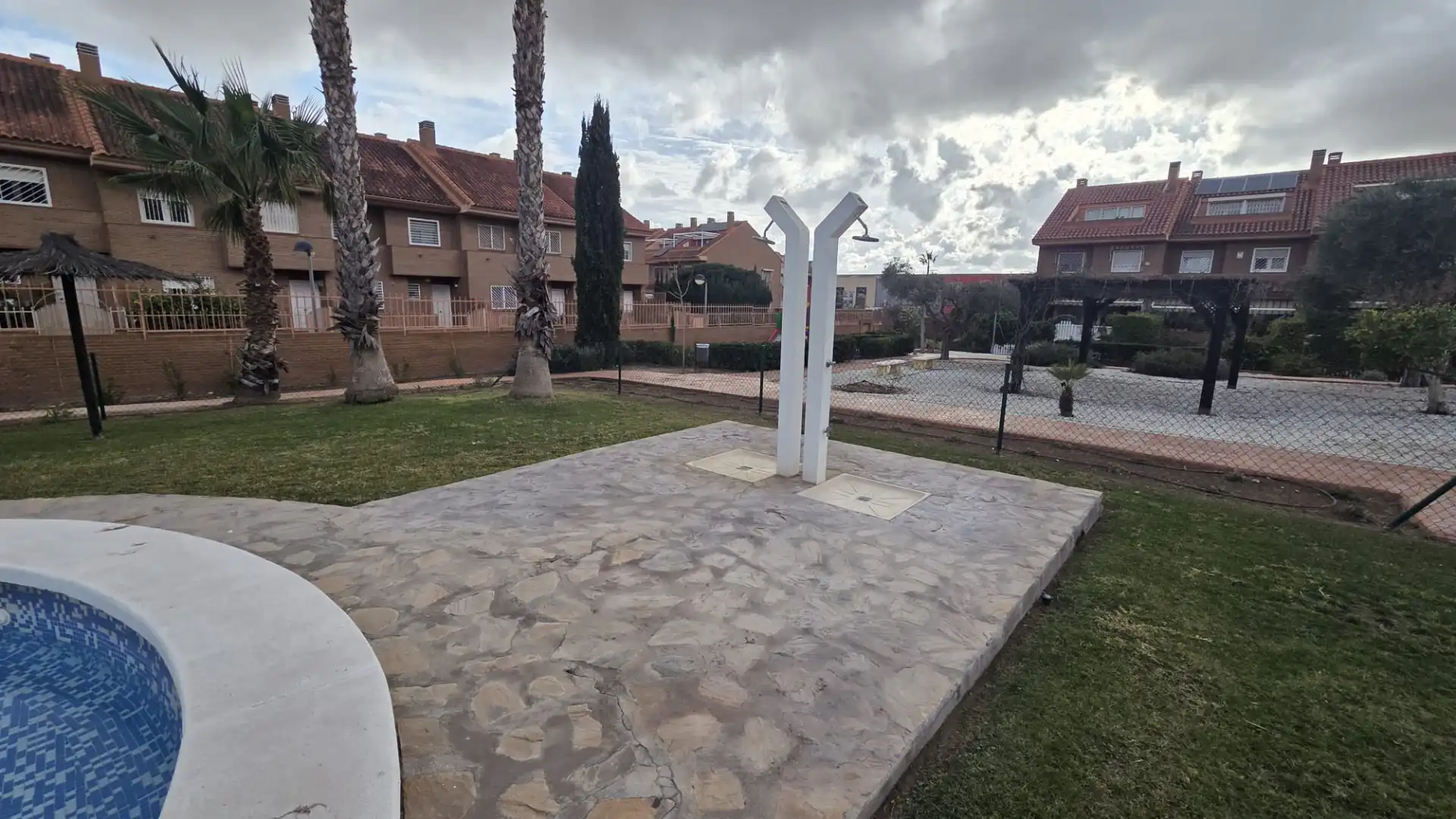 Vista exterior de Casa o chalet en venta en Alicante / Alacant con Aire acondicionado, Jardín privado y Terraza
