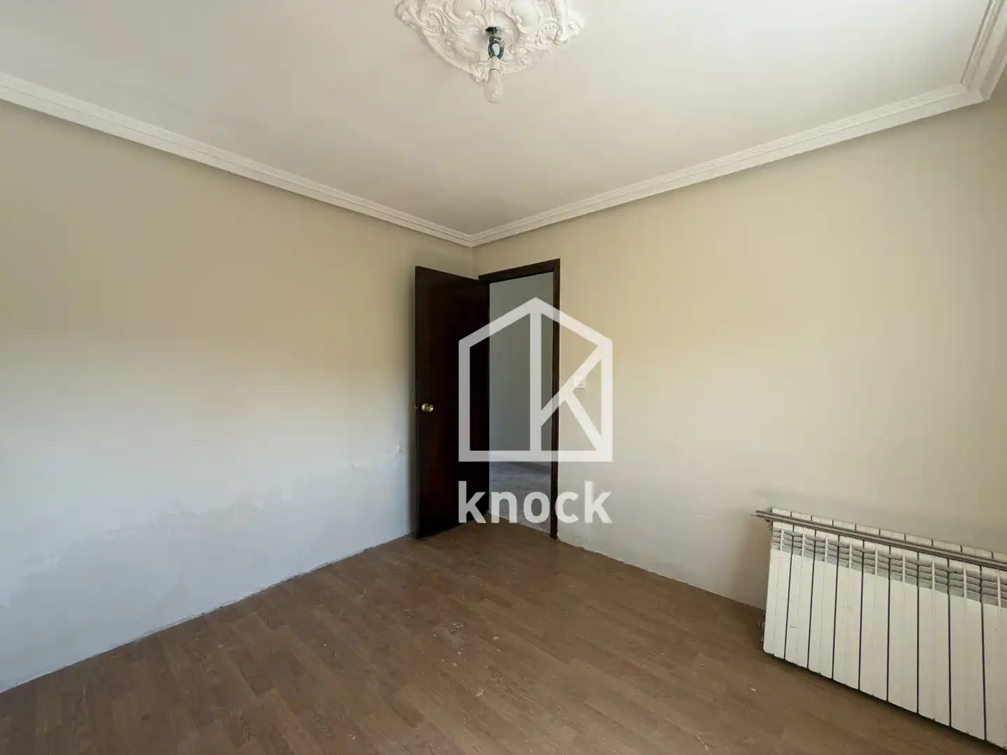 Habitación de Casa adosada en venta en Langreo con Calefacción y Terraza