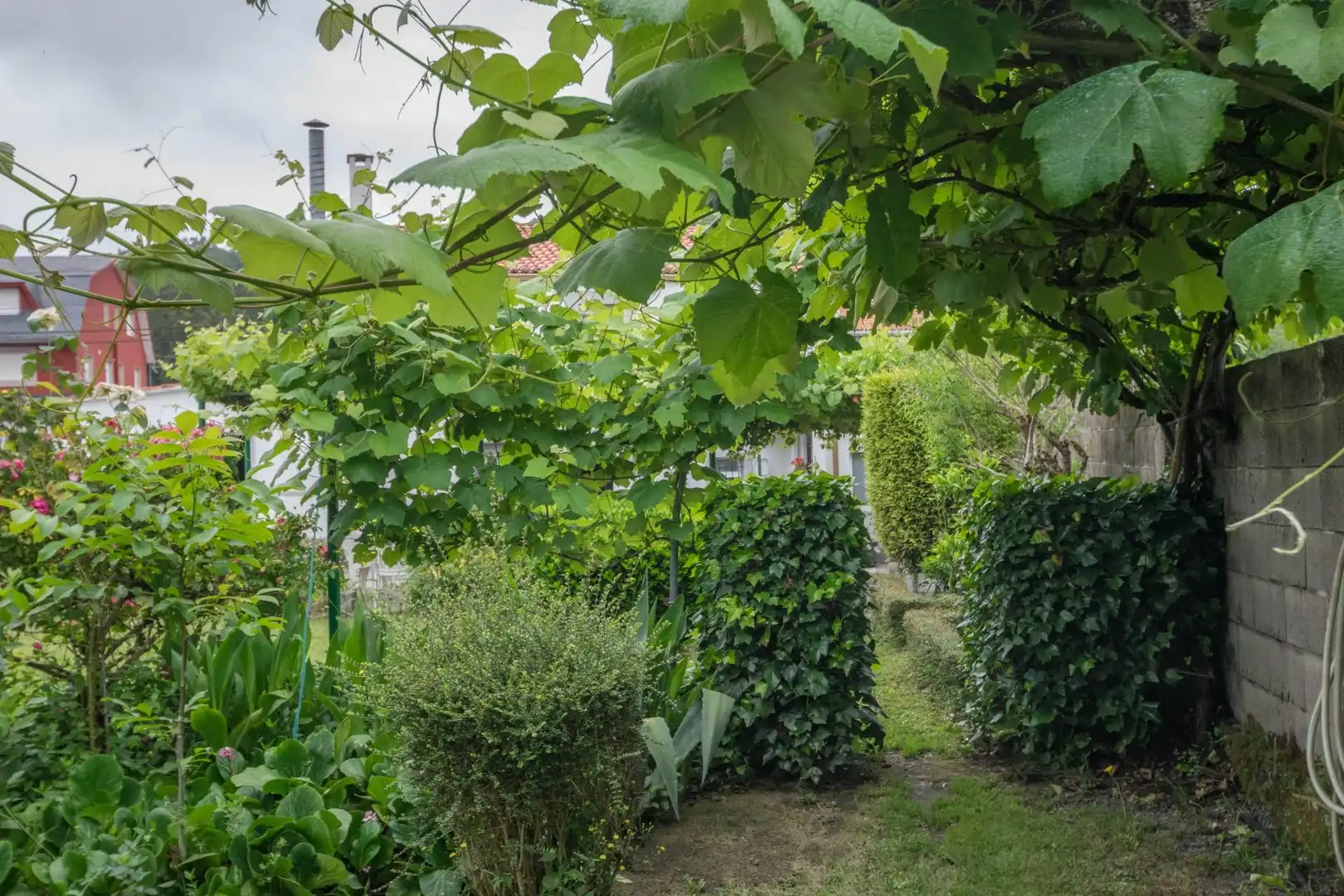 Jardín de Casa o chalet en venta en Culleredo con Calefacción, Jardín privado y Parquet