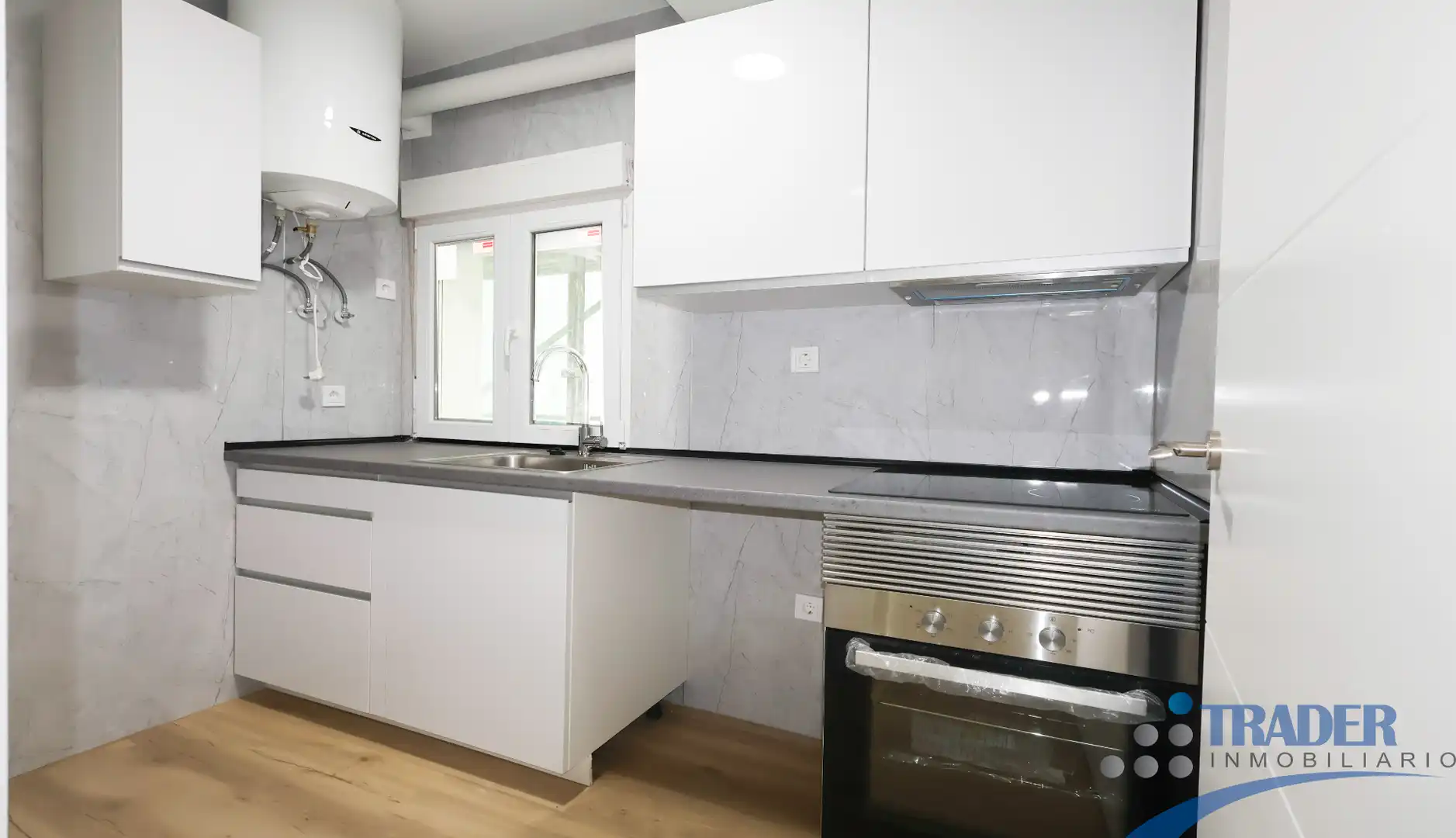 Cocina de Piso en venta en Alcorcón con Calefacción, Jardín privado y Terraza