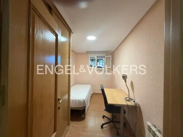 Bedroom of Flat for rent in Madrid  with Heating, Parquet flooring and Furnished