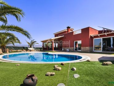 Maison rustique avec piscine à vendre à Las Cunas - La Algarrobina