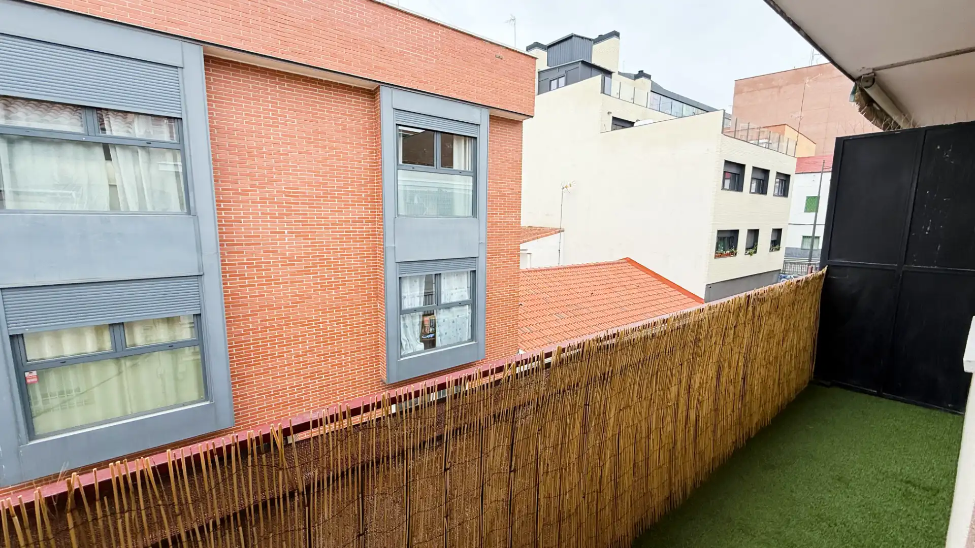 Vista exterior de Pis en venda en Alcobendas amb Calefacció, Terrassa i Moblat