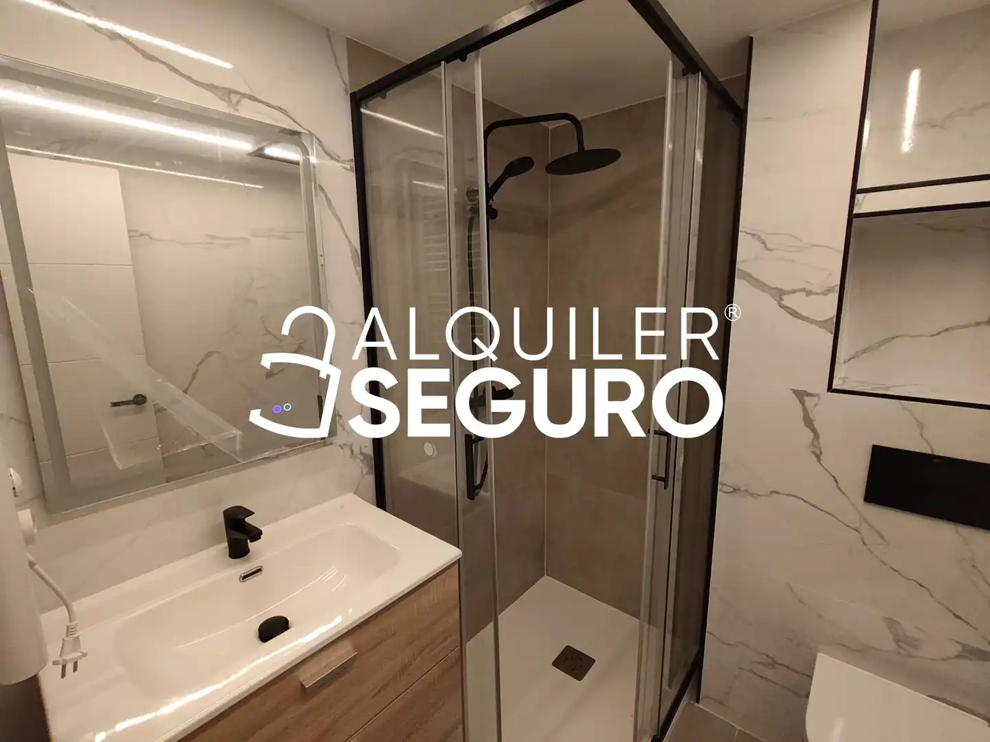 Baño de Piso de alquiler en Fuencarral - El Pardo