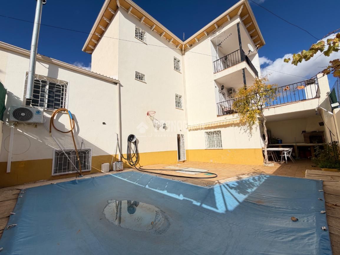 Exterior view of Single-family semi-detached for sale in Fuentidueña de Tajo  with Air Conditioner, Heating and Terrace