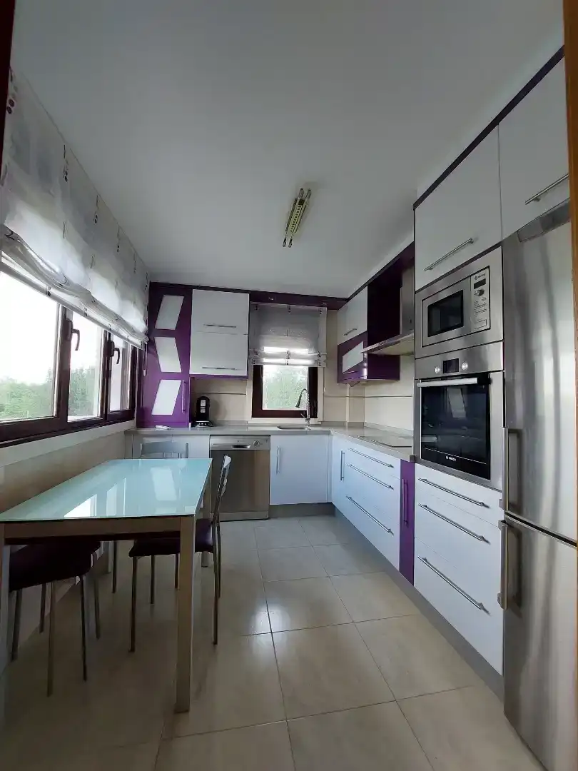 Kitchen of Flat for rent in Outeiro de Rei  with Parquet flooring and Furnished