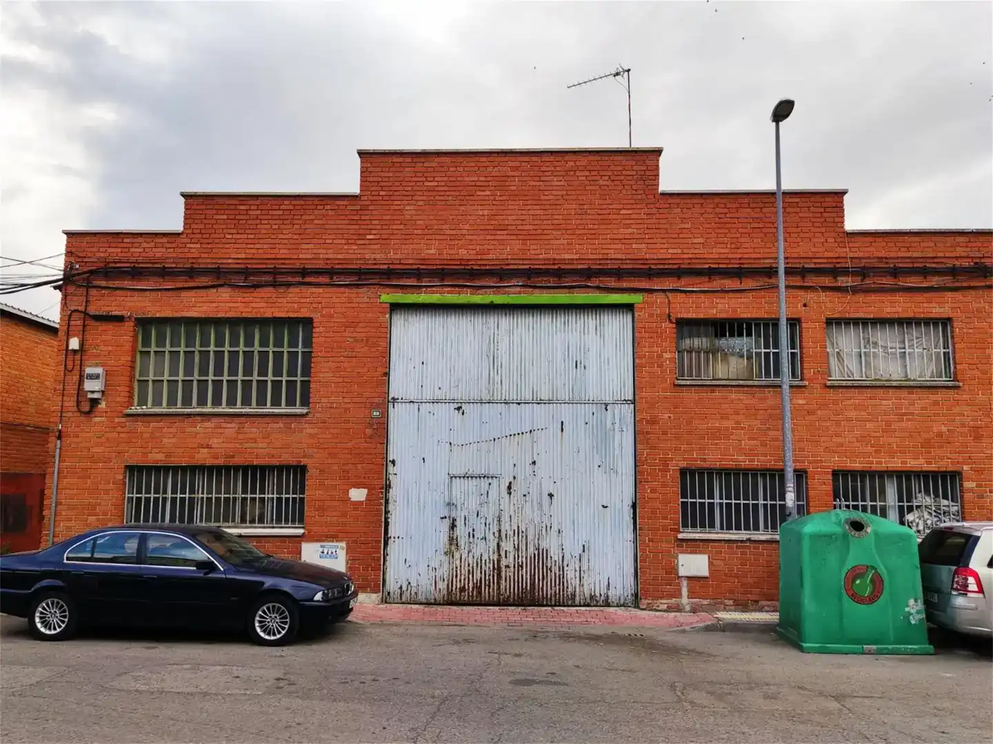 Außenansicht von Fabrikhallen zur Miete in Humanes de Madrid, Madrid