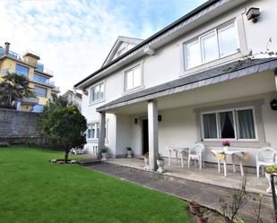 Vista exterior de Casa o xalet en venda en A Coruña Capital  amb Jardí privat, Parquet i Terrassa