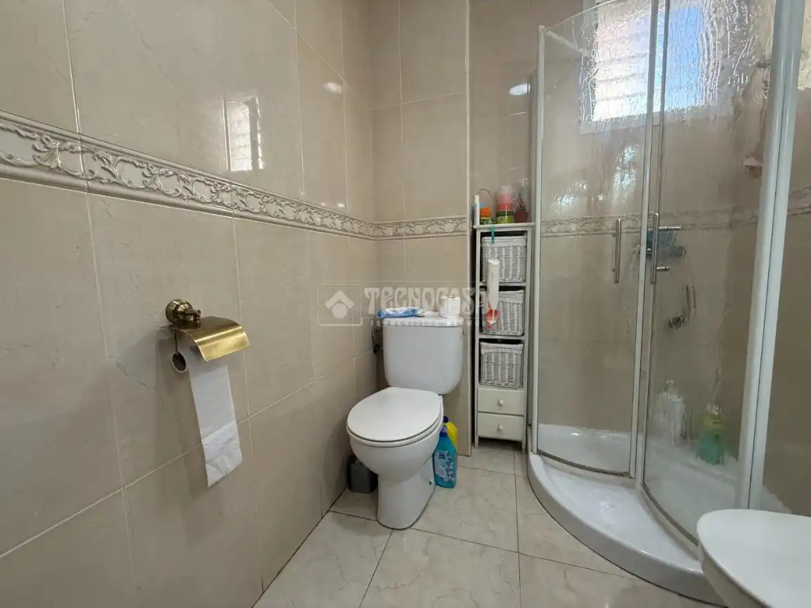 Baño de Piso en venta en Valencia con Aire acondicionado y Balcón