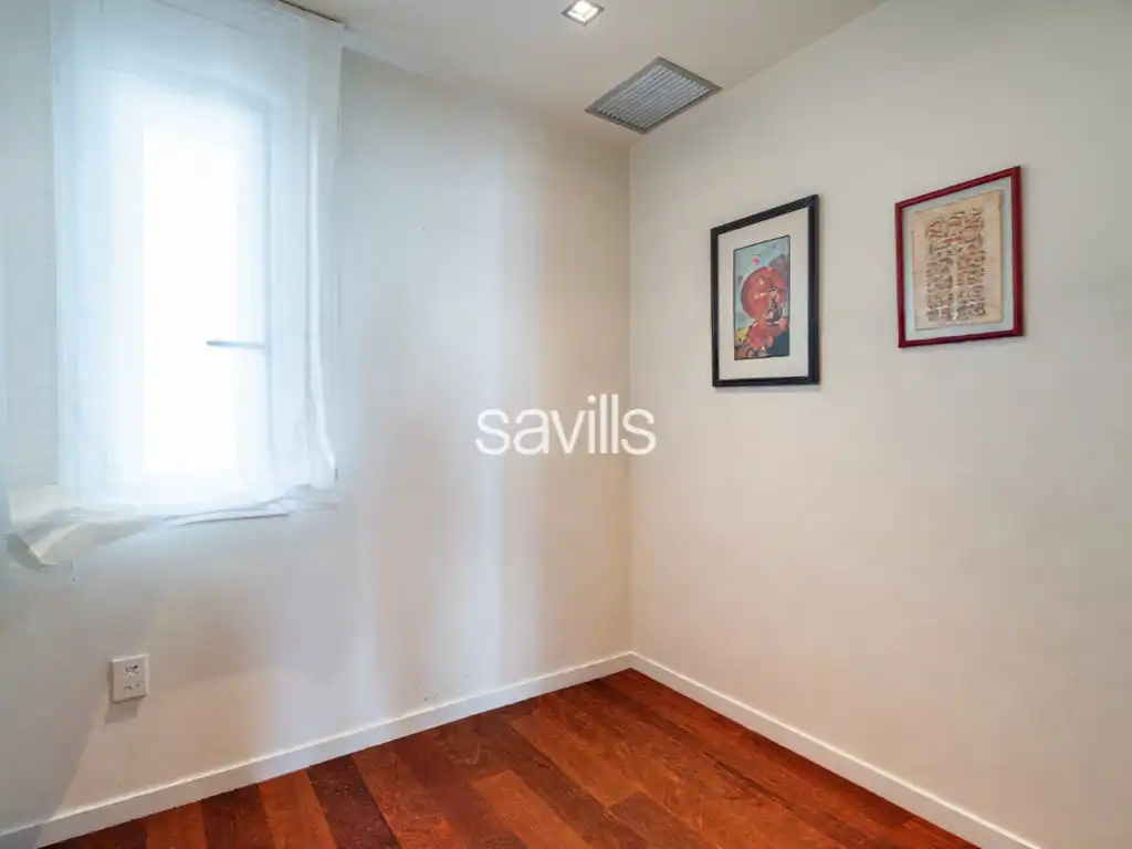 Dormitori de Apartament en venda en Barcelona amb Aire condicionat i Terrassa