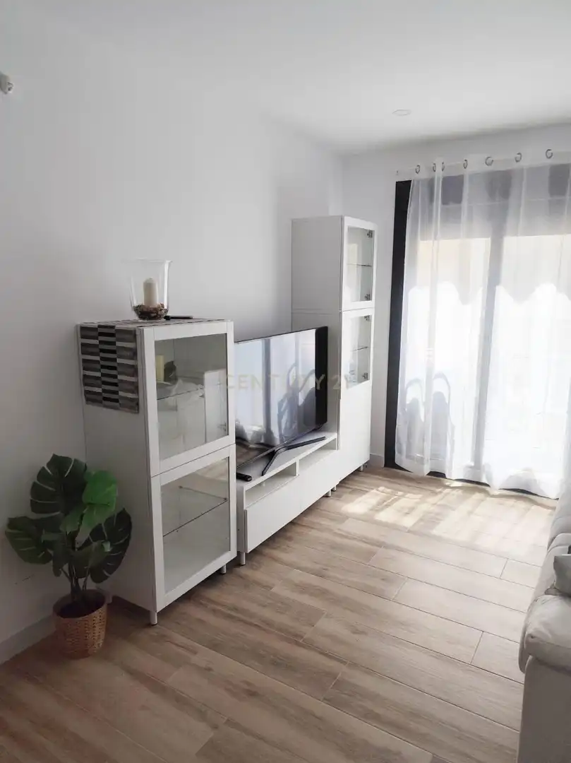 Wohnzimmer von Wohnungen zur Miete in Fuengirola mit Klimaanlage, Ofen und Waschmaschine