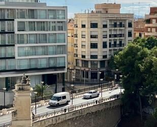 Vista exterior de Àtic en venda en Elche / Elx amb Aire condicionat, Calefacció i Jardí privat