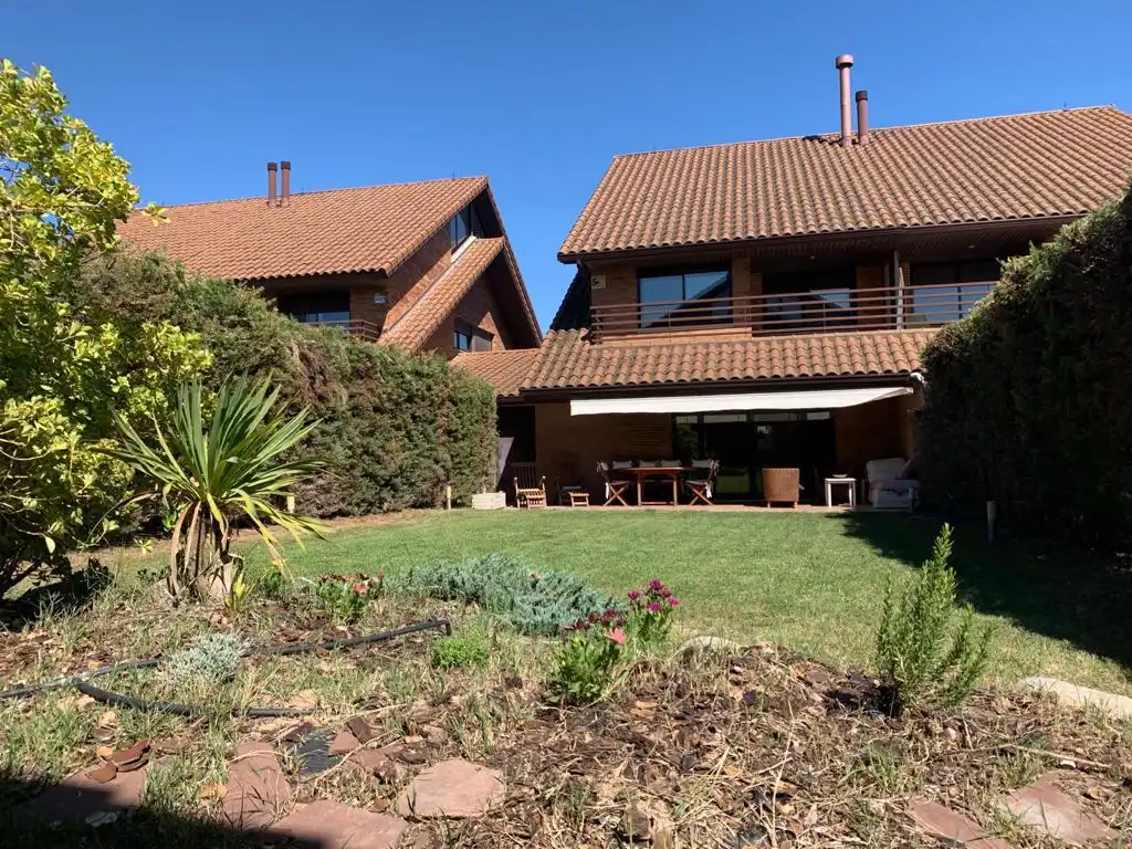 Jardín de Casa o chalet de alquiler en Villanueva de Gállego con Aire acondicionado, Calefacción y Jardín privado