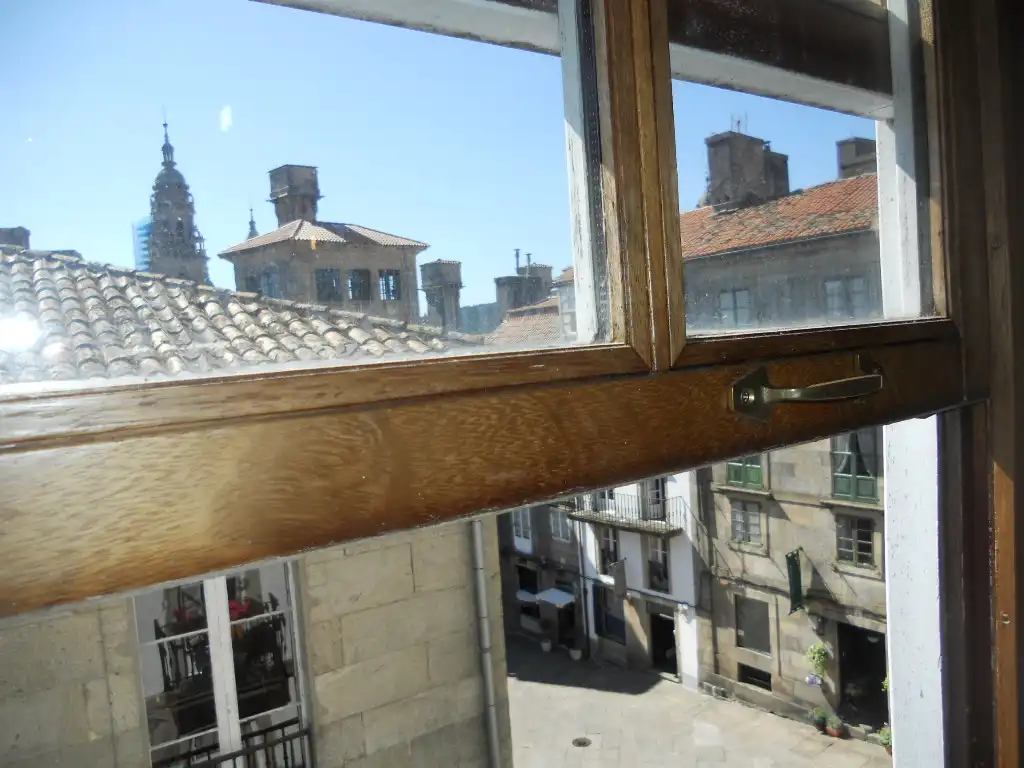 Terrassa de Pis de lloguer en Santiago de Compostela  amb Calefacció, Moblat i Forn