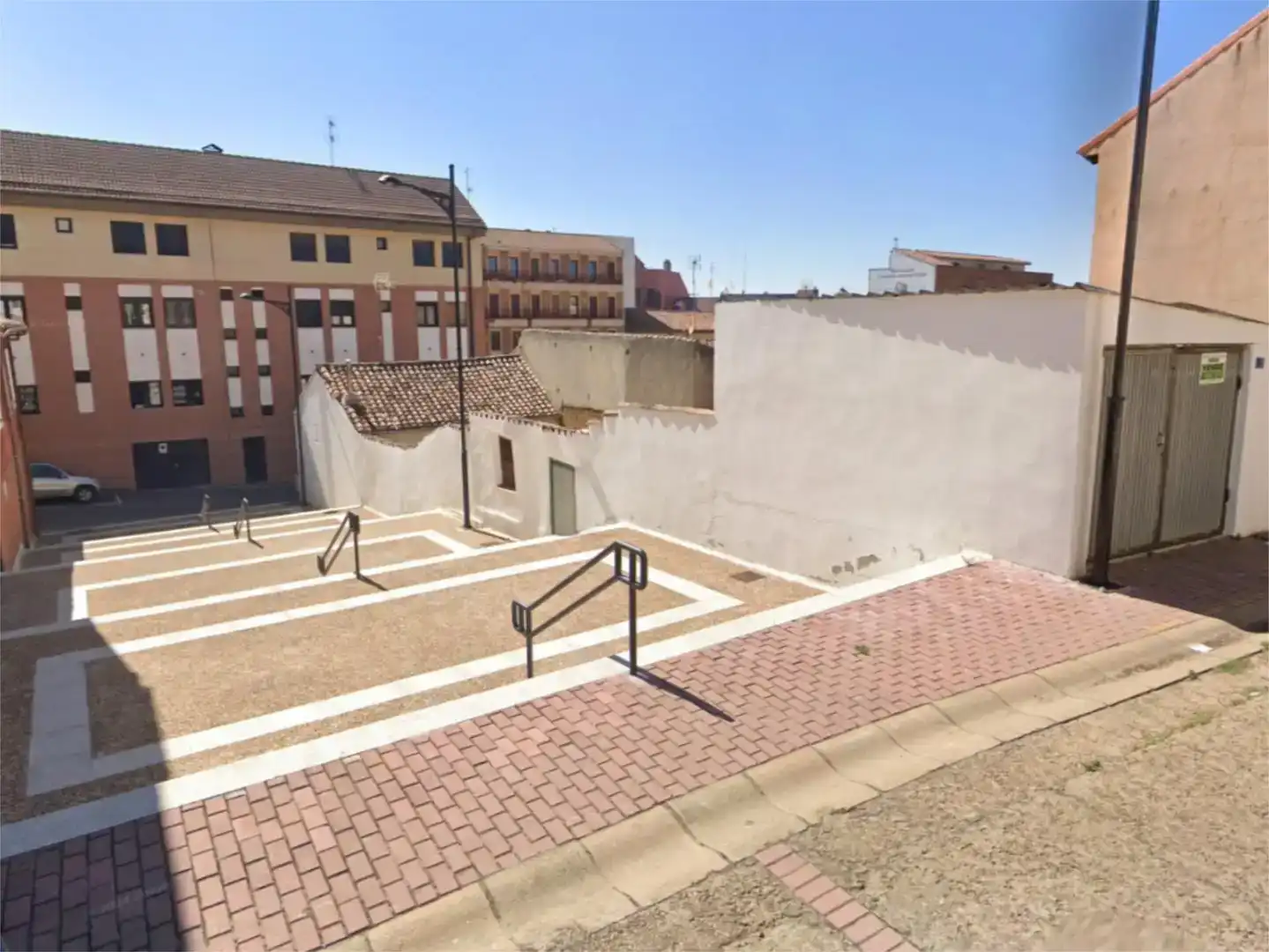 Vista exterior de Planta baja en venta en Sahagún