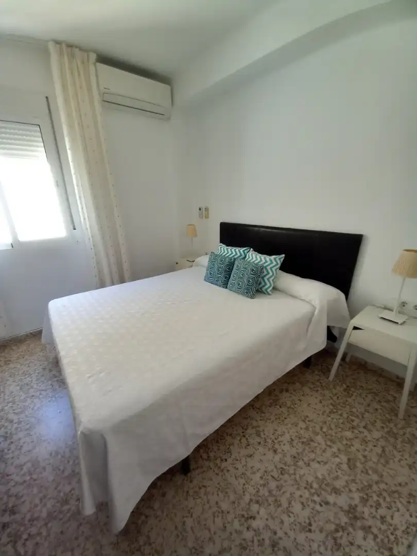 Habitación de Piso de alquiler en Málaga con Aire acondicionado, Amueblado y Horno