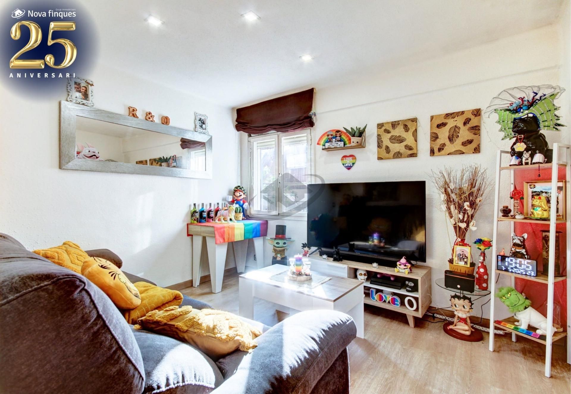 Living room of Flat for sale in Barberà del Vallès