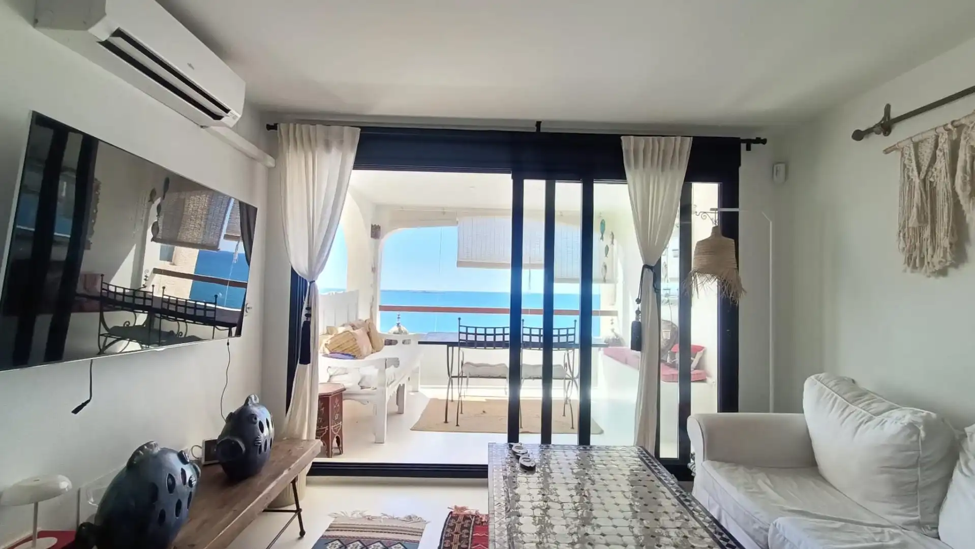 Sala d'estar de Apartament en venda en Santa Pola amb Aire condicionat i Moblat