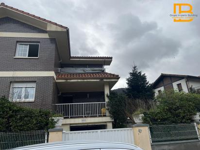Vista exterior de Casa o xalet en venda en Voto amb Calefacció, Terrassa i Traster