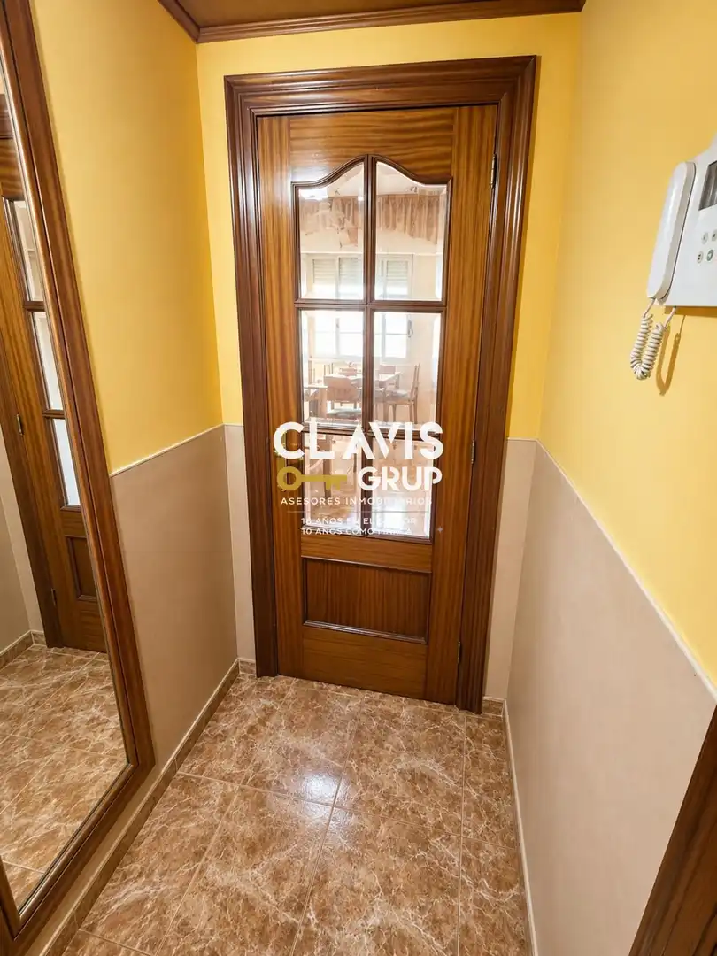 Flat for sale in Barcelona  with Air Conditioner, Terrace and Balcony