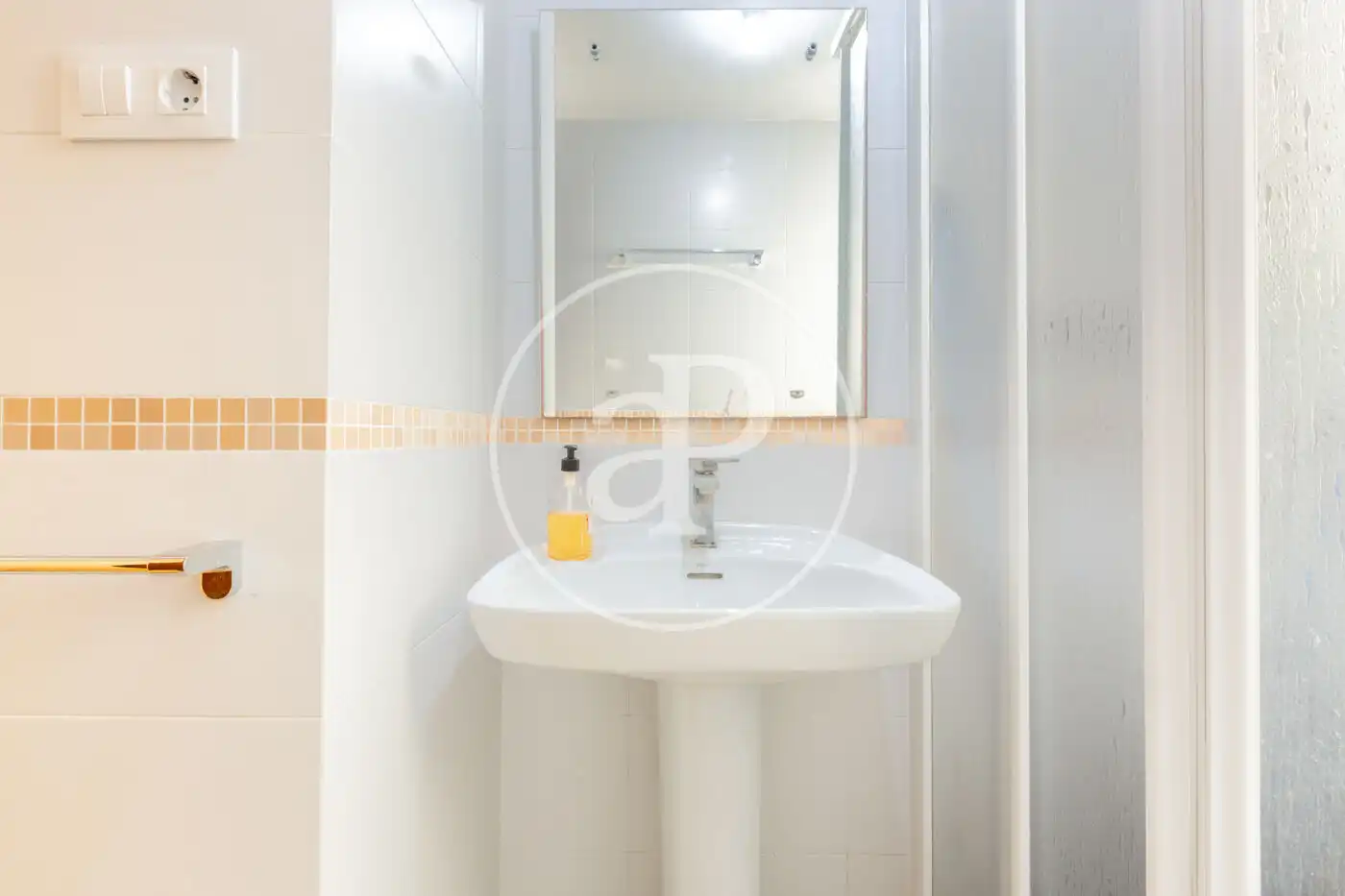 Bathroom of Flat for sale in Valencia  with Heating, Furnished and Balcony