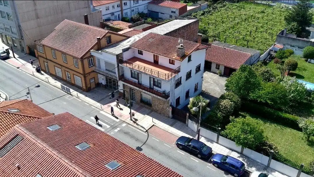 Casa amb terrassa en venda a Avenida Avenida Bouza Martín, imagen 3