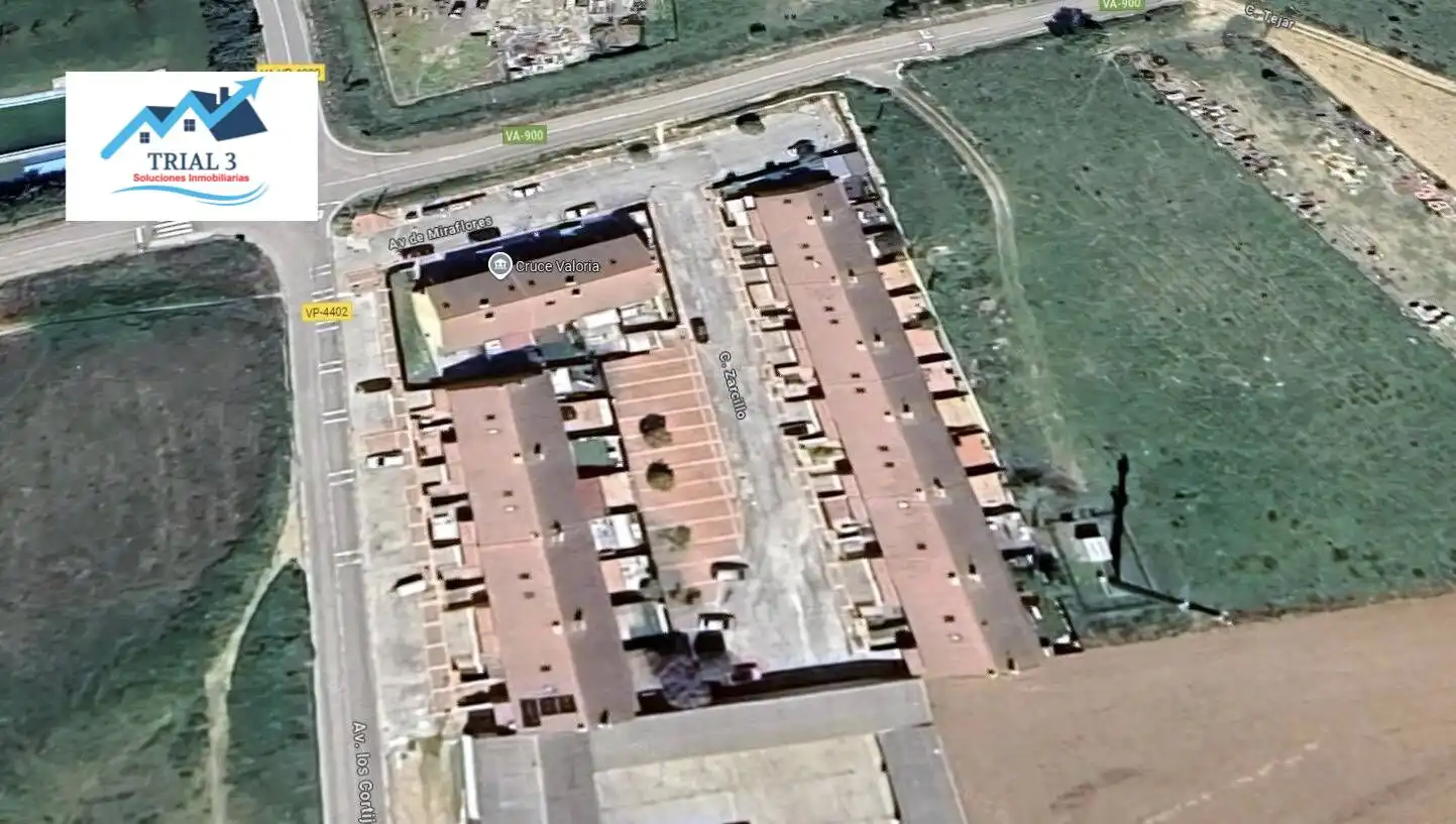 Casa adosada en venta en Cigales con Jardín privado